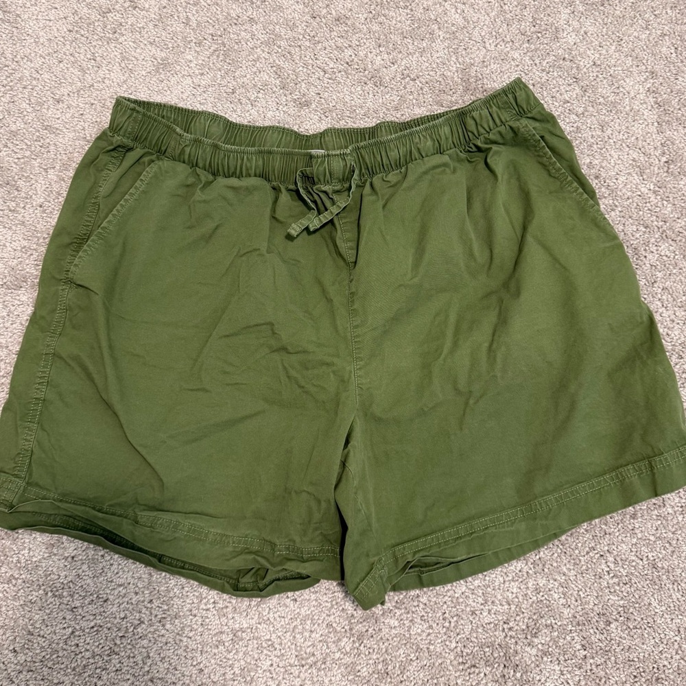 Columbia Olive Green Drawstring Casual Shorts Size XL